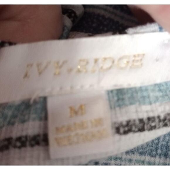 Ivy Ridge Shirt Ladies Medium‎ Blue Striped Button design - Picture 6 of 8